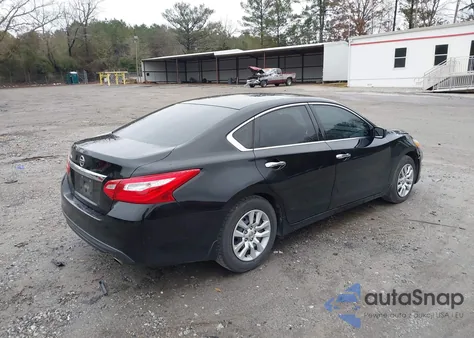 2017 Nissan Altima 2.5 S z USA, uszkodzony, nr VIN 1N4AL3AP1HC478484